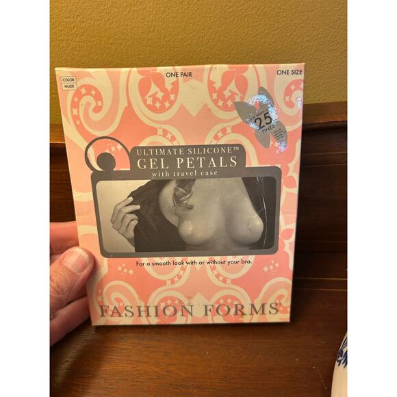 Fashion Formulas Other - Fashion Forms Ultimate Silicone Gel Petals with Travel‎ Case 1-Set NIB